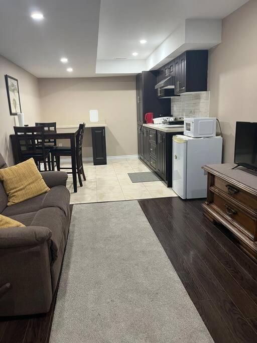 ミルトンBernie'S Basementアパートメント エクステリア 写真