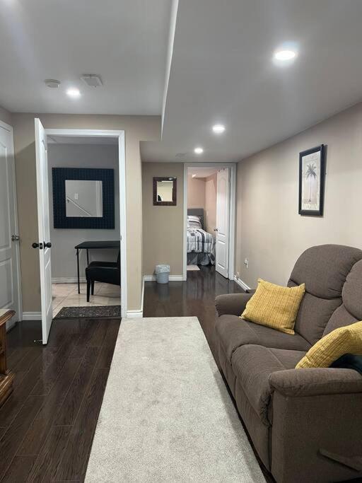 ミルトンBernie'S Basementアパートメント エクステリア 写真