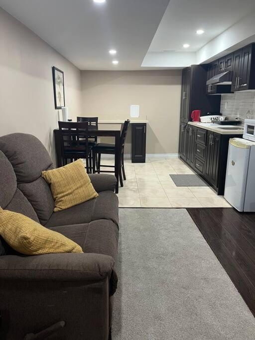 ミルトンBernie'S Basementアパートメント エクステリア 写真
